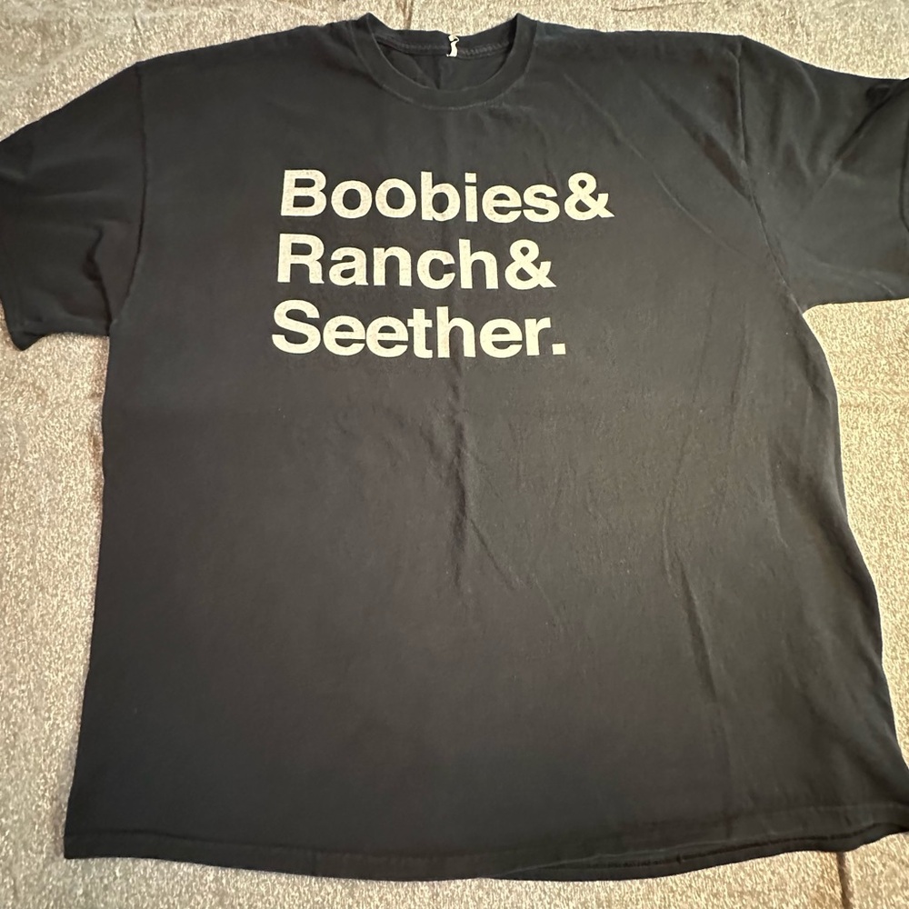 Seether Band TShirt Size tag missing but is a XXL.